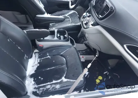 2023 Chrysler Pacifica Touring L z USA, uszkodzony, nr VIN 2C4RC1BG7PR556465